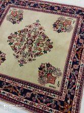 Charger l&#39;image dans la galerie, Tapis Carré Antique Nanaj fait main n°14818_115×120
