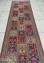 Charger l'image dans la galerie, Tapis Ghom tissé main n°17543_285×76
