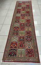 Charger l'image dans la galerie, Tapis Ghom tissé main n°17543_285×76
