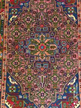 Charger l'image dans la galerie, Tapis Roudbar fait main n°16013_146×104
