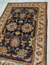 Charger l'image dans la galerie, Tapis Tchoubi noué main n°110_185×125
