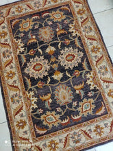 Charger l'image dans la galerie, Tapis Tchoubi noué main n°110_185×125
