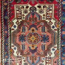 Charger l'image dans la galerie, Tapis Nahavand tissé main n°19386_155×110
