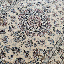 Charger l'image dans la galerie, Tapis Nain Chichla noué main n°16009_195×133
