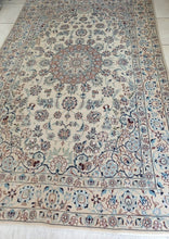 Charger l'image dans la galerie, Tapis Nain Chichla fait main n°18382_252×154
