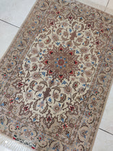 Charger l'image dans la galerie, TAPIS Ispahan tissé main n°14285_120×83
