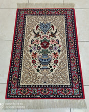 Charger l&#39;image dans la galerie, Tapis Ispahan fait main n°1850_105×70
