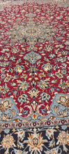 Charger l'image dans la galerie, Grand Tapis Nadjafabad fait main n°12364_333×223
