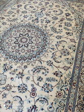Charger l'image dans la galerie, Grand Tapis Nain Chichla fait main n°19485_355×250
