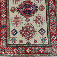 Charger l&#39;image dans la galerie, Tapis Kazak tissé main n°13899_174×118
