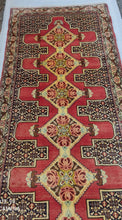 Charger l'image dans la galerie, Tapis Senneh fait main n°16621_380×085
