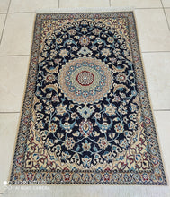 Charger l'image dans la galerie, Tapis Nain noué main n°18521_130×86
