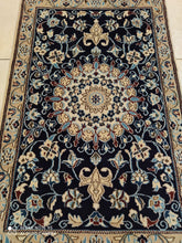 Charger l&#39;image dans la galerie, Tapis Nain fait main n°3100_137×87
