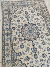 Charger l&#39;image dans la galerie, Tapis Nain fait main n°11824_200×132
