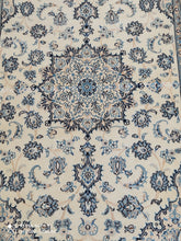 Charger l&#39;image dans la galerie, Tapis Nain fait main n°11824_200×132
