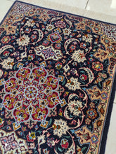 Charger l&#39;image dans la galerie, Tapis Ispahan fait main n°14278_103×71
