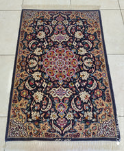 Charger l&#39;image dans la galerie, Tapis Ispahan fait main n°14278_103×71
