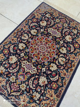 Charger l&#39;image dans la galerie, Tapis Ispahan fait main n°14278_103×71
