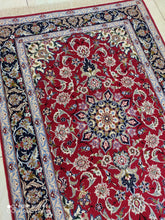 Charger l'image dans la galerie, Tapis Ispahan fait main n°16470_158×110
