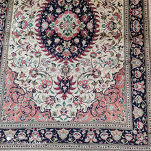 Charger l'image dans la galerie, Tapis Ghom soie fait main n°18233_150×104
