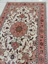 Charger l'image dans la galerie, Tapis Tabriz fait main n°15327_153×103
