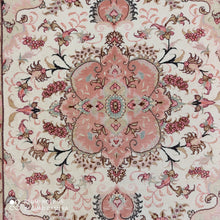 Charger l'image dans la galerie, Tapis Tabriz fait main n°12579_149×104

