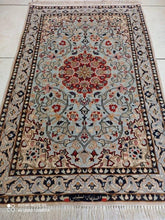 Charger l&#39;image dans la galerie, Tapis Ispahan fait main n°14273_107×68
