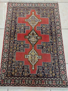 Tapis Kurdistan tissé main n°115_115×75