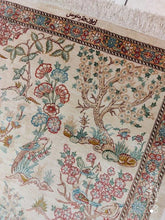 Charger l'image dans la galerie, Tapis Ghom soie tissé main n°15235_115×75
