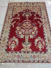 Charger l'image dans la galerie, Tapis Ghom soie noué main n°18192_115×78
