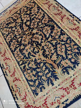Charger l'image dans la galerie, Tapis Ghom soie noué main n°16903_116×81
