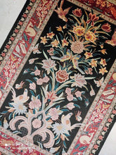 Charger l&#39;image dans la galerie, Tapis Ghom soie noué main n°18197_117×78
