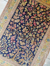 Charger l'image dans la galerie, Tapis Ghom soie noué main n°17608_117×81
