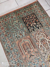 Charger l'image dans la galerie, Tapis Cachemire soie noué main n°46_120×80
