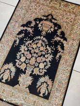 Charger l'image dans la galerie, Tapis Ghom soie noué main n°18194_120×80
