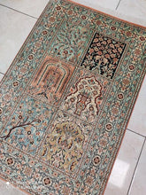 Charger l'image dans la galerie, Tapis Cachemire soie noué main n°46_120×80
