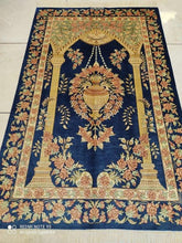 Charger l'image dans la galerie, Tapis Ghom soie noué main n°18570_122×78
