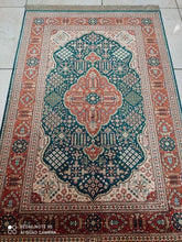 Charger l'image dans la galerie, Tapis Ghom soie tissé main n°18190_123×80
