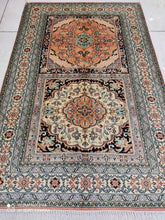 Charger l'image dans la galerie, Tapis Cachemire soie noué main n°40_123×80
