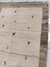 Charger l&#39;image dans la galerie, Tapis Gabbeh tissé main n°145_125×95
