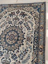 Charger l&#39;image dans la galerie, Tapis Nain fait main n°16956_130×88
