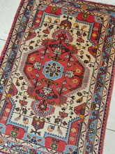 Charger l&#39;image dans la galerie, Tapis Nahavand fait main n°18434_132×90
