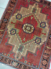 Charger l'image dans la galerie, Tapis Nahavand fait main n°14575_141×110
