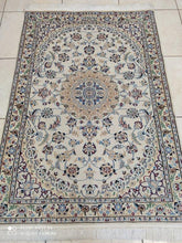 Charger l&#39;image dans la galerie, Tapis Nain fait main n°19673A_145×100

