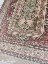 Charger l&#39;image dans la galerie, Tapis Ghom soie tissé main n°16478_145×100
