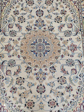 Charger l&#39;image dans la galerie, Tapis Nain fait main n°19673A_145×100
