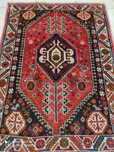 Charger l&#39;image dans la galerie, Tapis Ghachghai noué main n°8380_145×106
