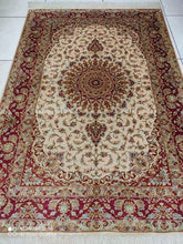 Charger l'image dans la galerie, Tapis Ghom soie noué main n°16049_146×100
