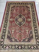 Charger l'image dans la galerie, Tapis Ghom soie tissé main n°18720_147×96
