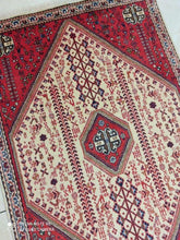 Charger l'image dans la galerie, Tapis Abadeh tissé main n°8487_148×100
